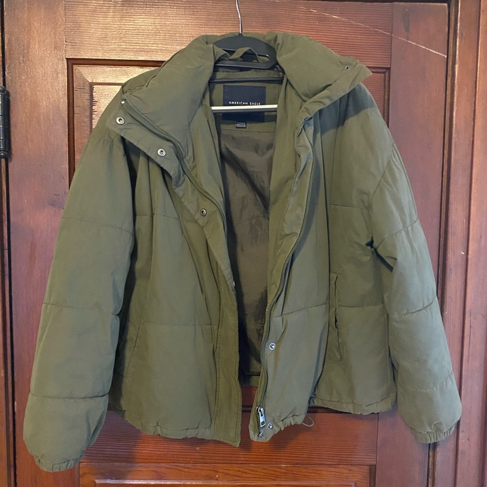 Olive green American Eagle puffer jacket. Barely worn, super comfy and warm!